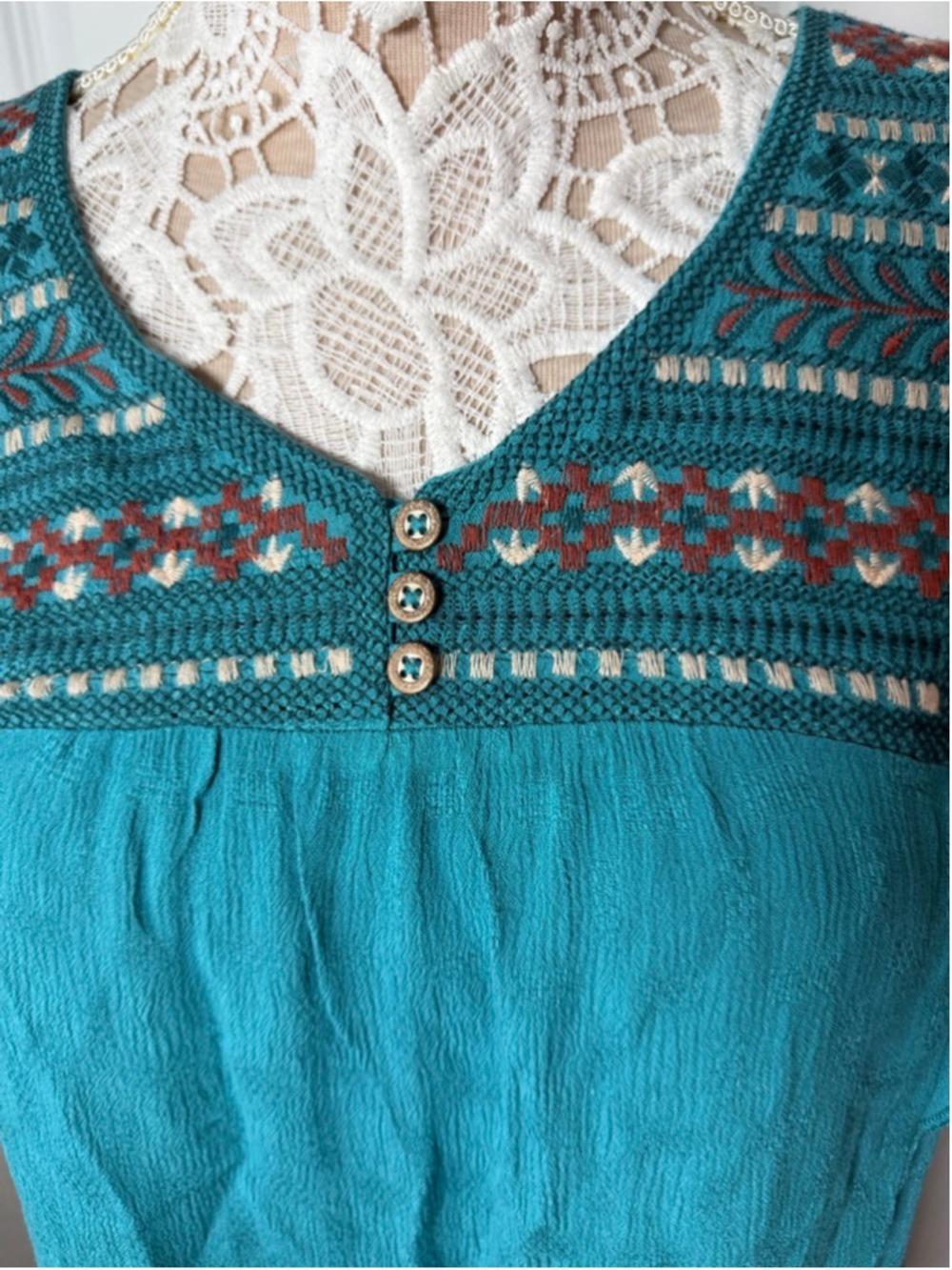 Knox Rose Teal Embroidered Short Sleeve Tee L EUC - Picture 4 of 6